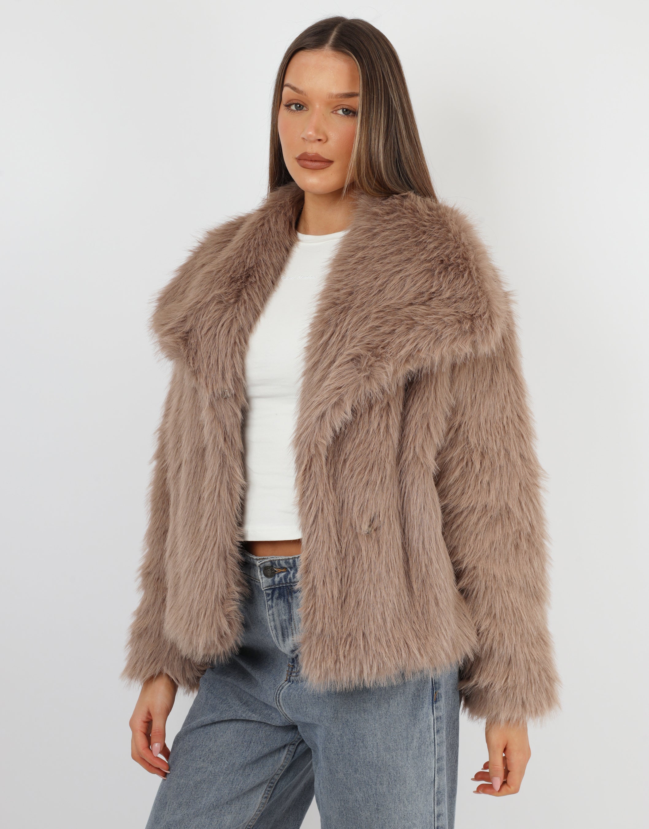 Arabella Oversized Collar Premium Faux Fur Coat in Mocha