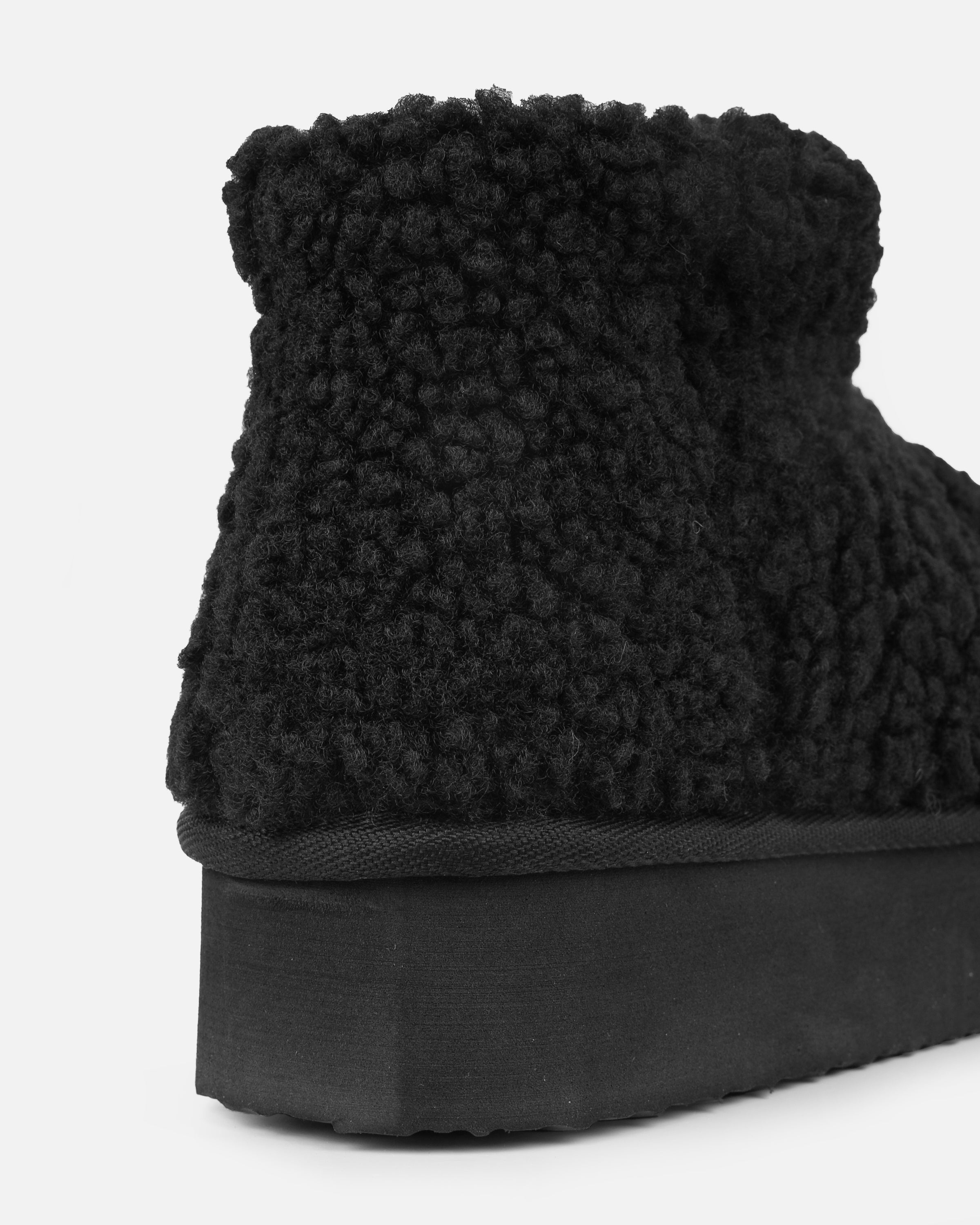 Fleecy Black Borg Flatform Boots